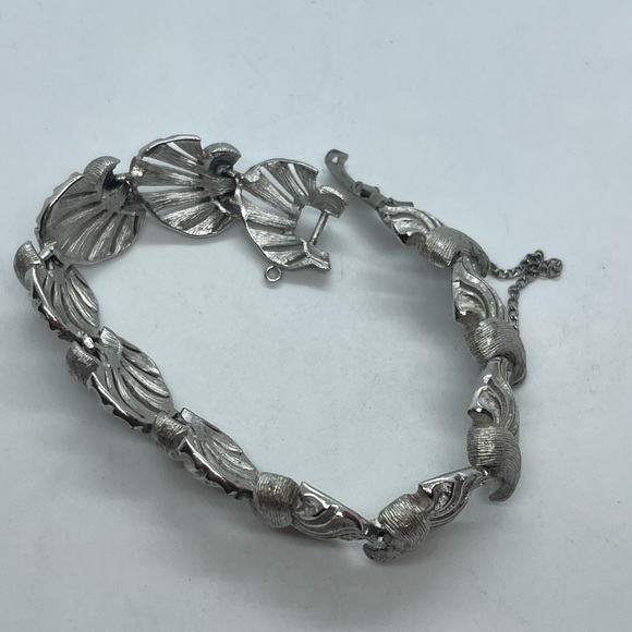 Puccini signed silver tone vintage shell shaped abstract bracelet - Picture 16 of 16
